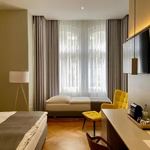 3* Hotell 38